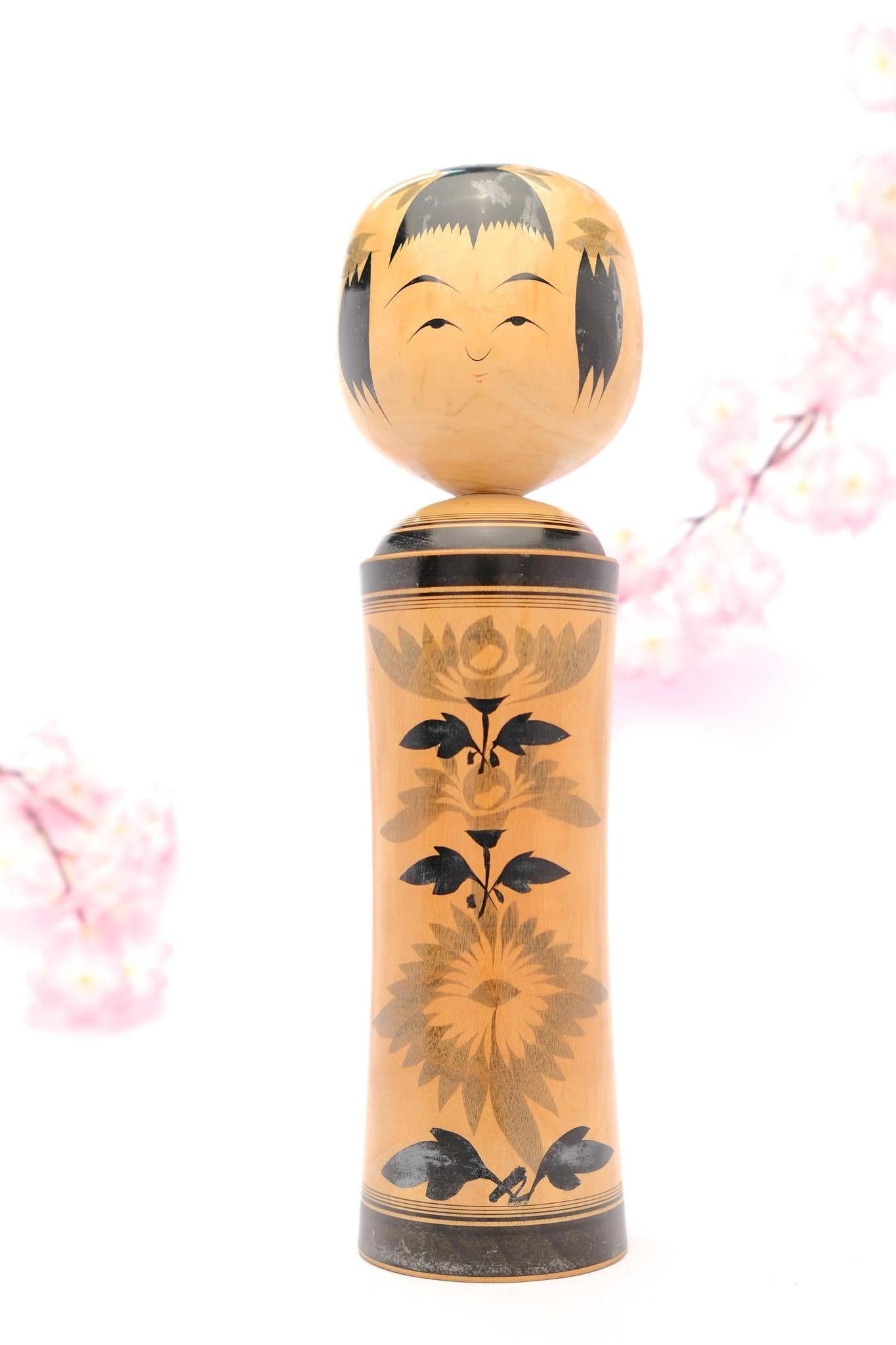 Kokeshi Naruko z malowanym słonecznikiem – Kamura Elite